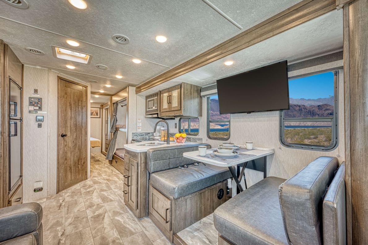 Class A Luxury Sleeper (AF)